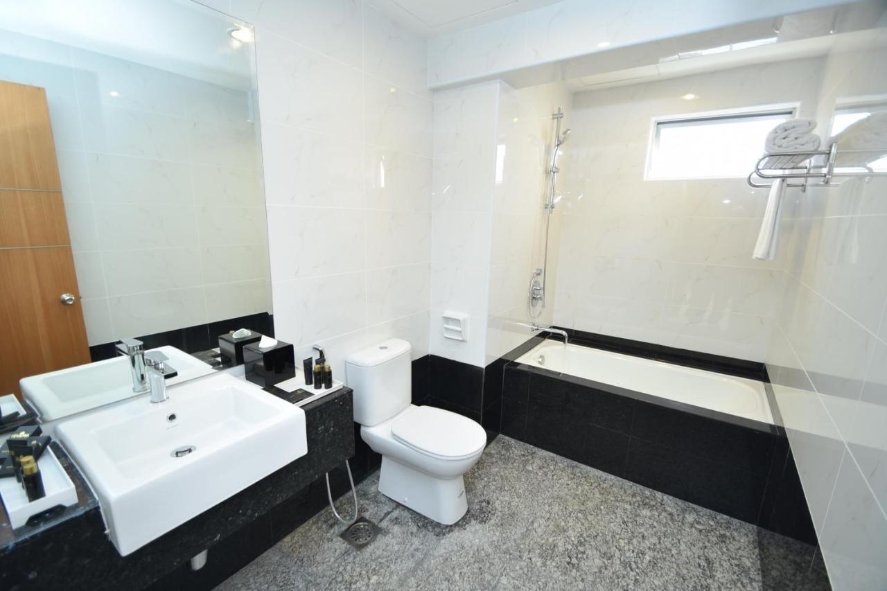 Tenera Hotel 방이 외부 사진 A modern bathroom