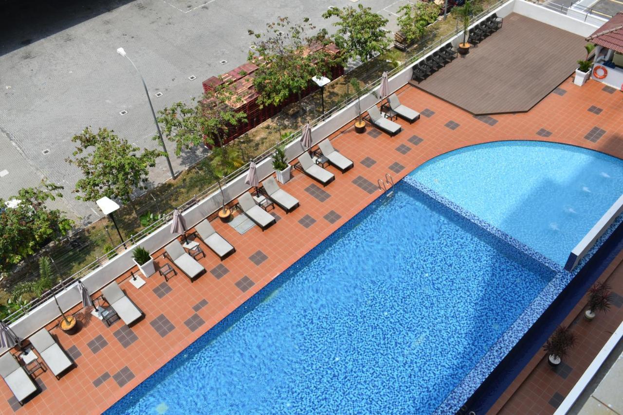 Tenera Hotel 방이 외부 사진 The pool at the hotel